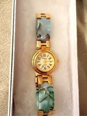 Vintage Xandu Genuine Green Abalone Shell Gold Plated Ladies Watch
